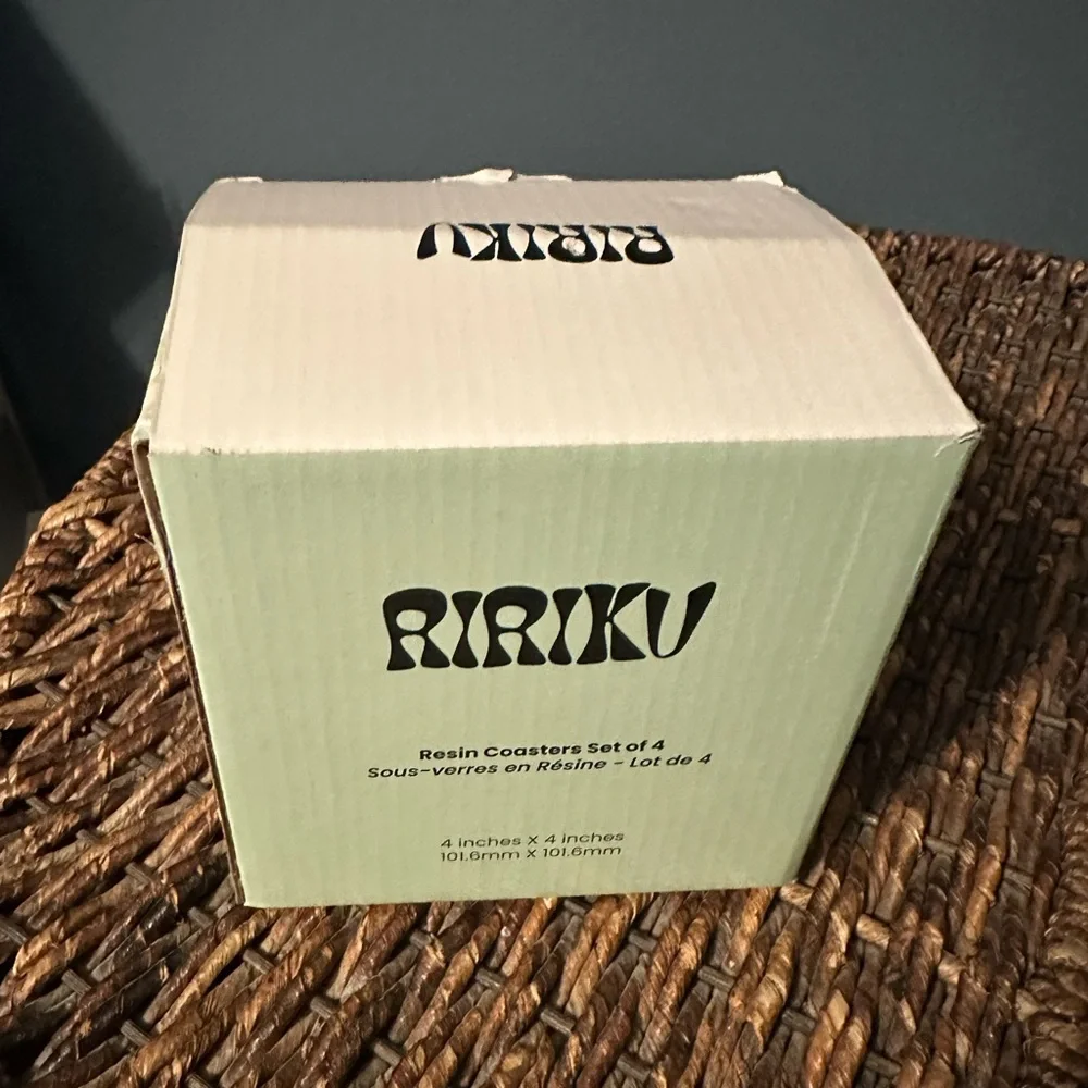 New in box Ririku resin coaster set of 4